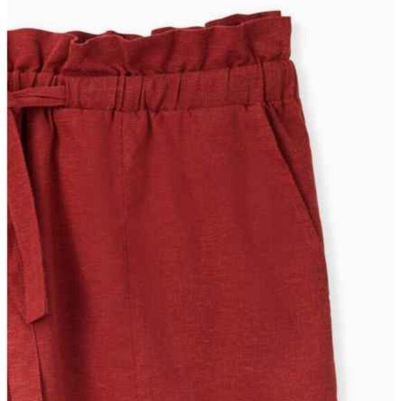 TORRID 5 Inch Pull-On Studio Luxe Ponte Mid-Rise Paperbag Waist Short - Picture 5 of 14